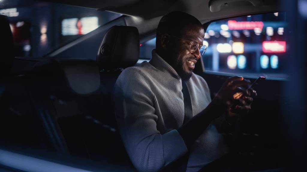 Taxi buchen, Nacht, Stadt, Sicherheit, Transport, Reisen, Auto, Fahrzeug, Fahrer